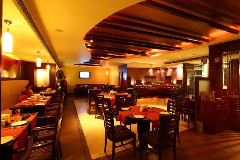 Hotel Klg International Zirakpur Exterior foto