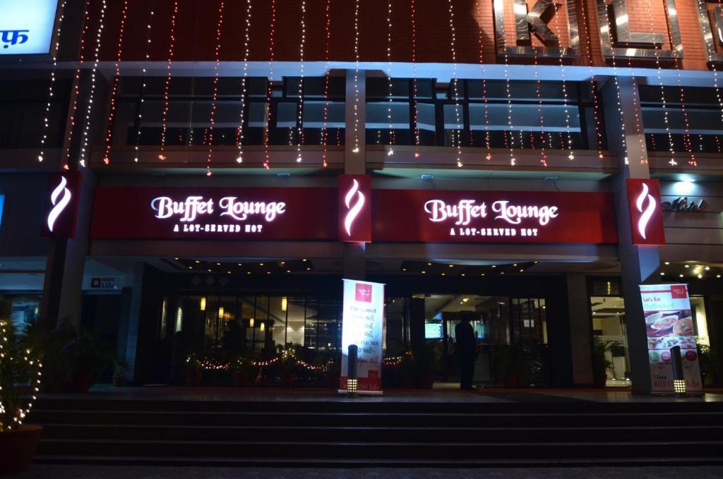 Hotel Klg International Zirakpur Exterior foto